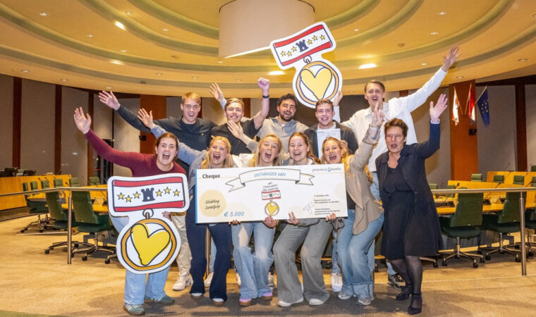 Vrijwilligers in Drenthe maken kans op € 3.000: wie verdient Hét Compliment?